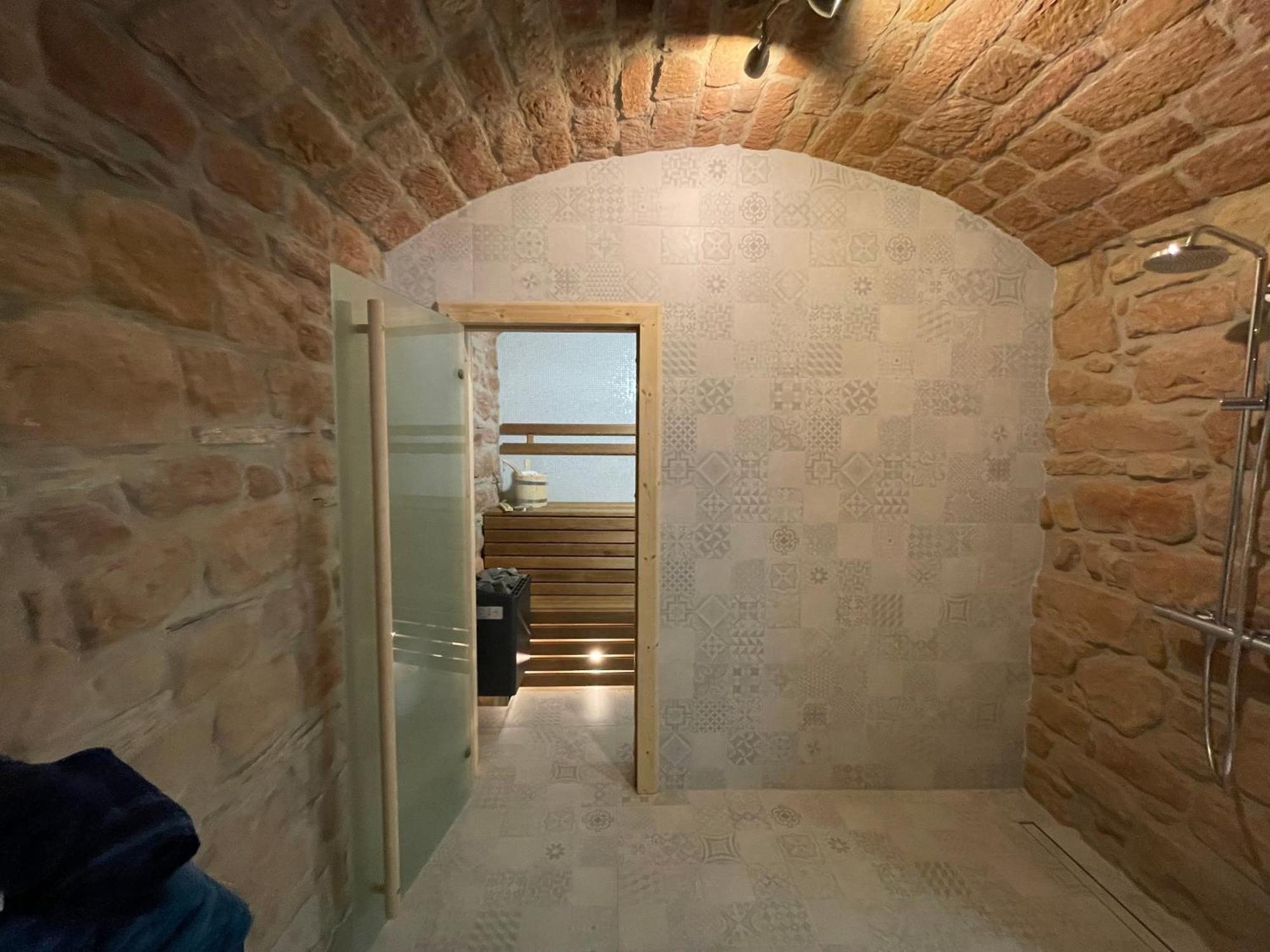 Luxurioese Ferienwohnung Mit Wellness Oase Saarburg Exterior foto