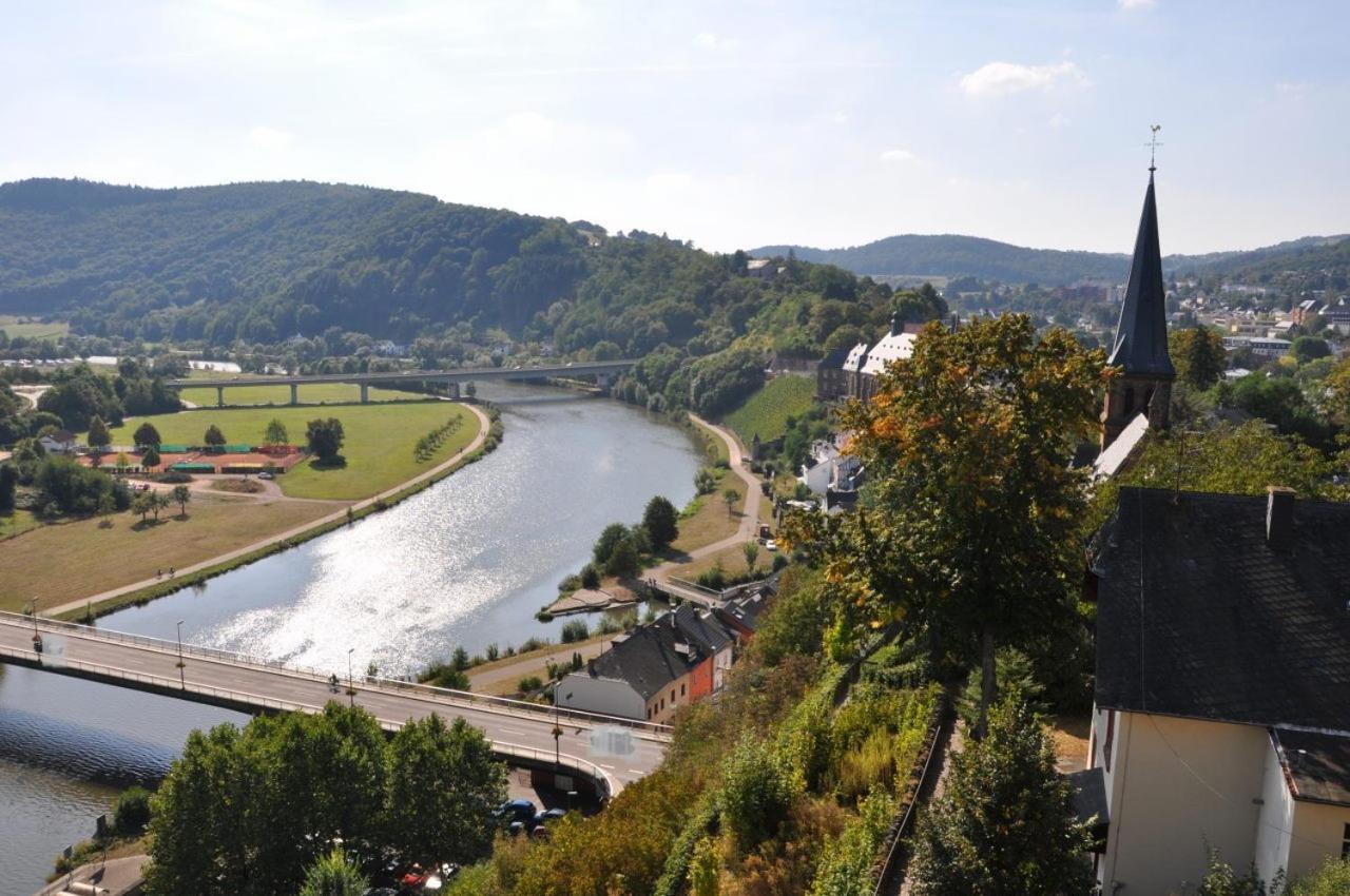 Luxurioese Ferienwohnung Mit Wellness Oase Saarburg Exterior foto