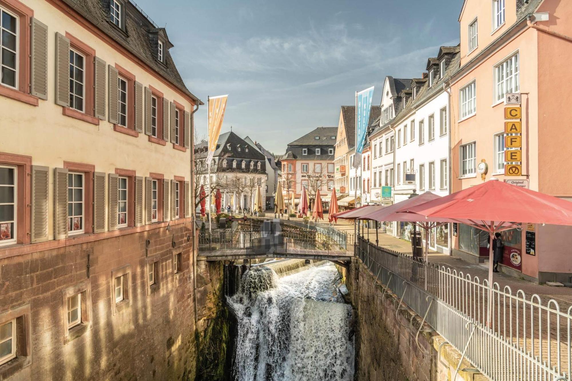 Luxurioese Ferienwohnung Mit Wellness Oase Saarburg Exterior foto